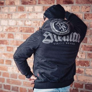 Zimní bunda Kongeorn II skladem ve všech velikostech 😉 https://www.gangshop.cz/thor-steinar-zimni-bunda-kongeorn-ii--schwarz/