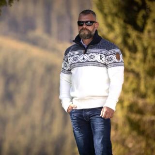 Svetry Thor Steinar skladem na prodejně i na e-shopu 😉 https://www.gangshop.cz/panske-svetry/